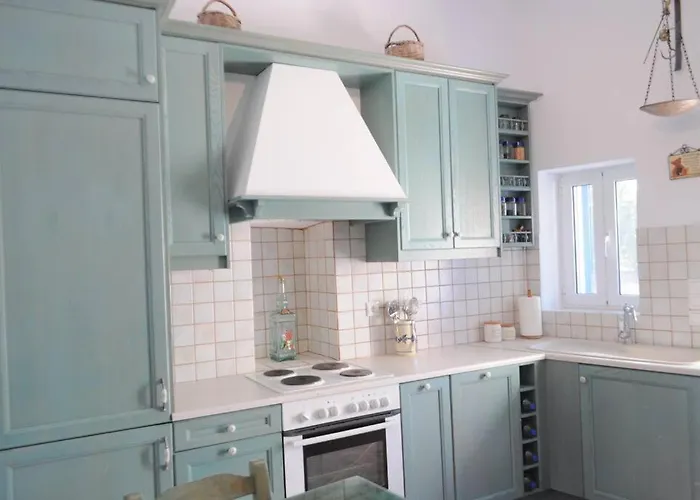 Tsipouras House *