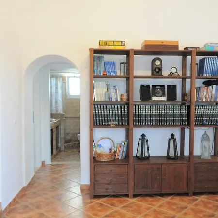 Tsipouras House *